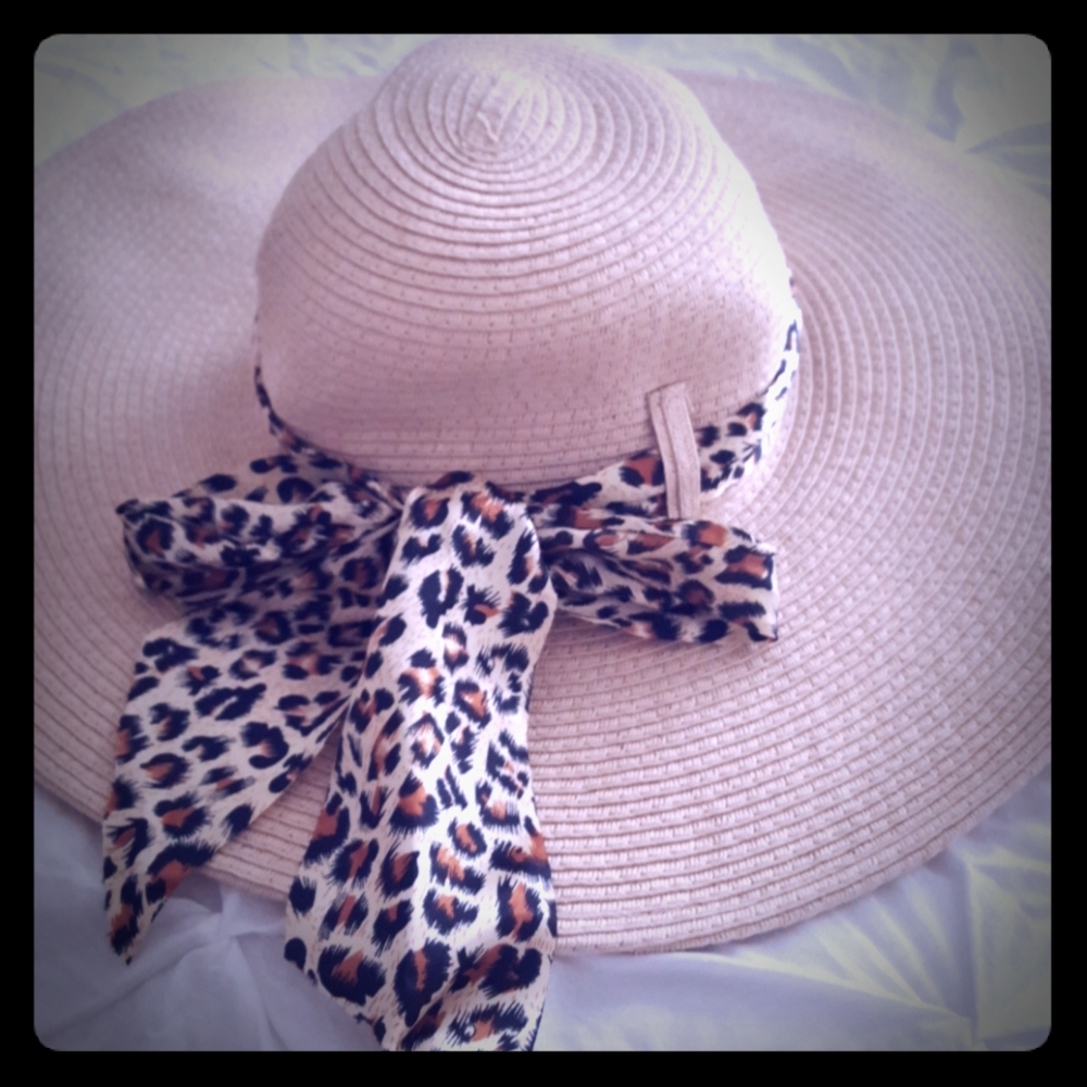 Straw sun hat 🏖